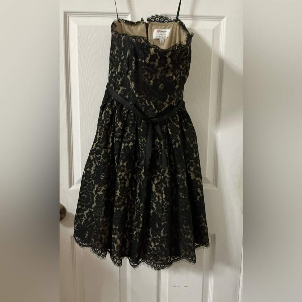 Neiman Marcus Tan Dress with Black Lace - Picture 5 of 5